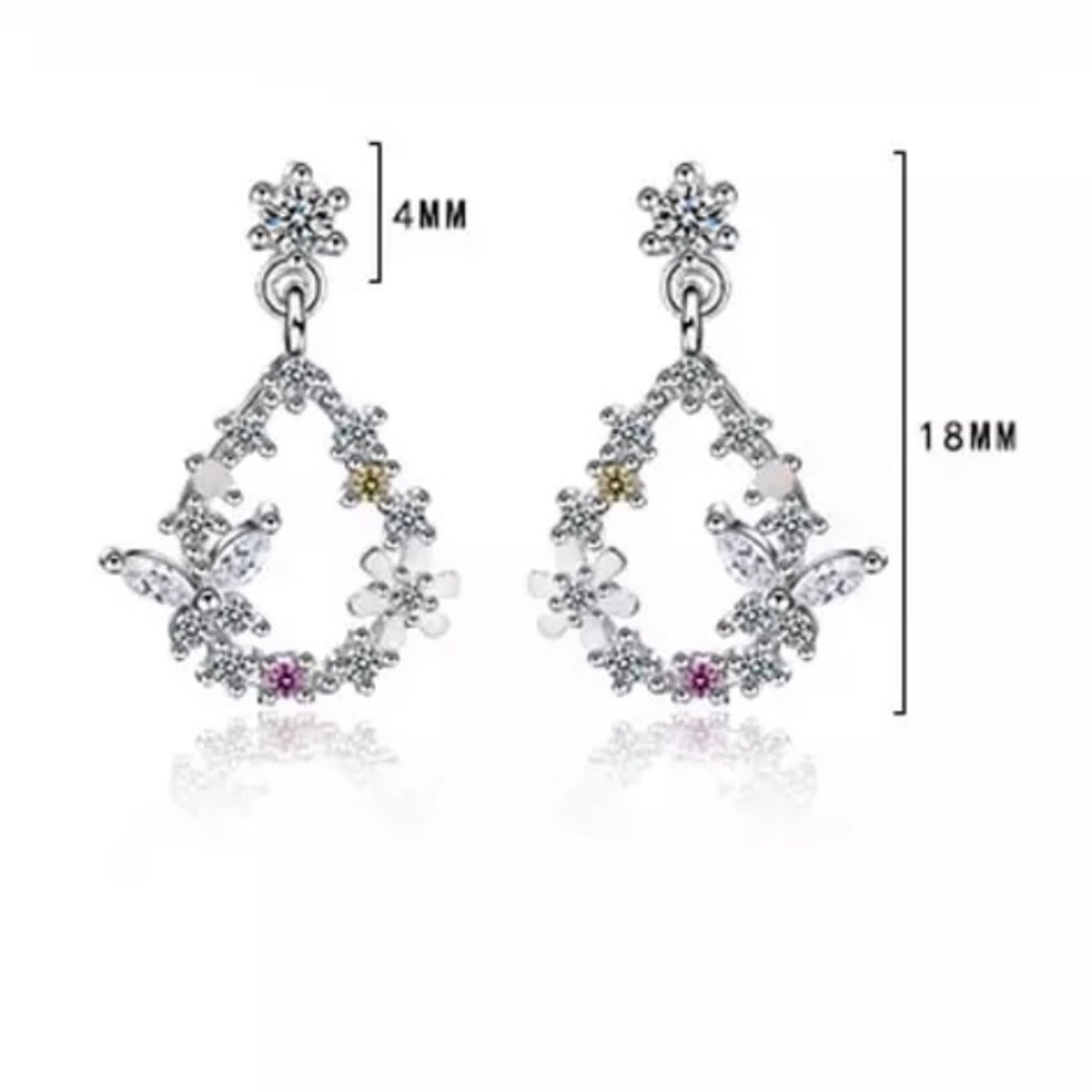 🌟 Sterling Silver 925 CZ Stud Earrings - Picture 6 of 6